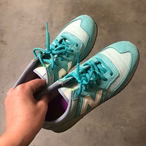 Ice blue New Balance 420 running Sneaker